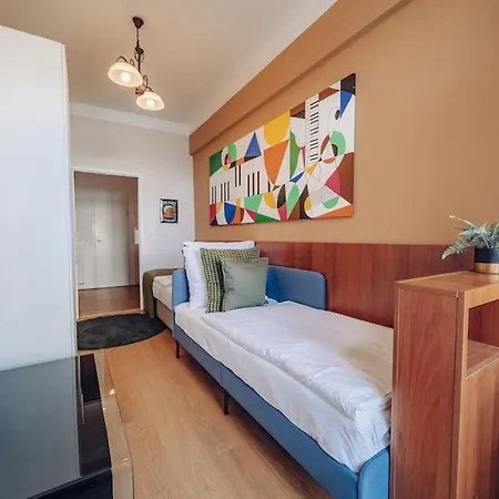 Downtown 2bd Riverside Near Dancing House דירה *