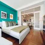 Apartament Downtown 2bd Riverside Near Dancing House