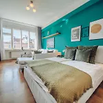 Downtown 2bd Riverside Near Dancing House Praga