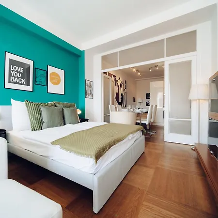 Апартаменты Downtown 2bd Riverside Near Dancing House