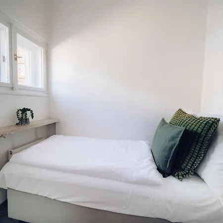 דירה Downtown 2bd Riverside Near Dancing House