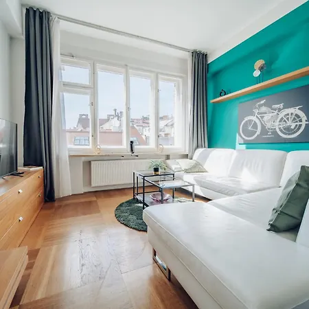 Downtown 2bd Riverside Near Dancing House Прага